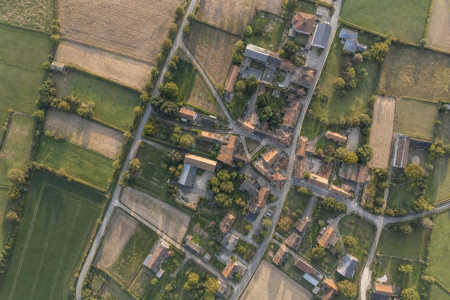 Vue aérienne de parcelles foncières dans le Grand Ouest